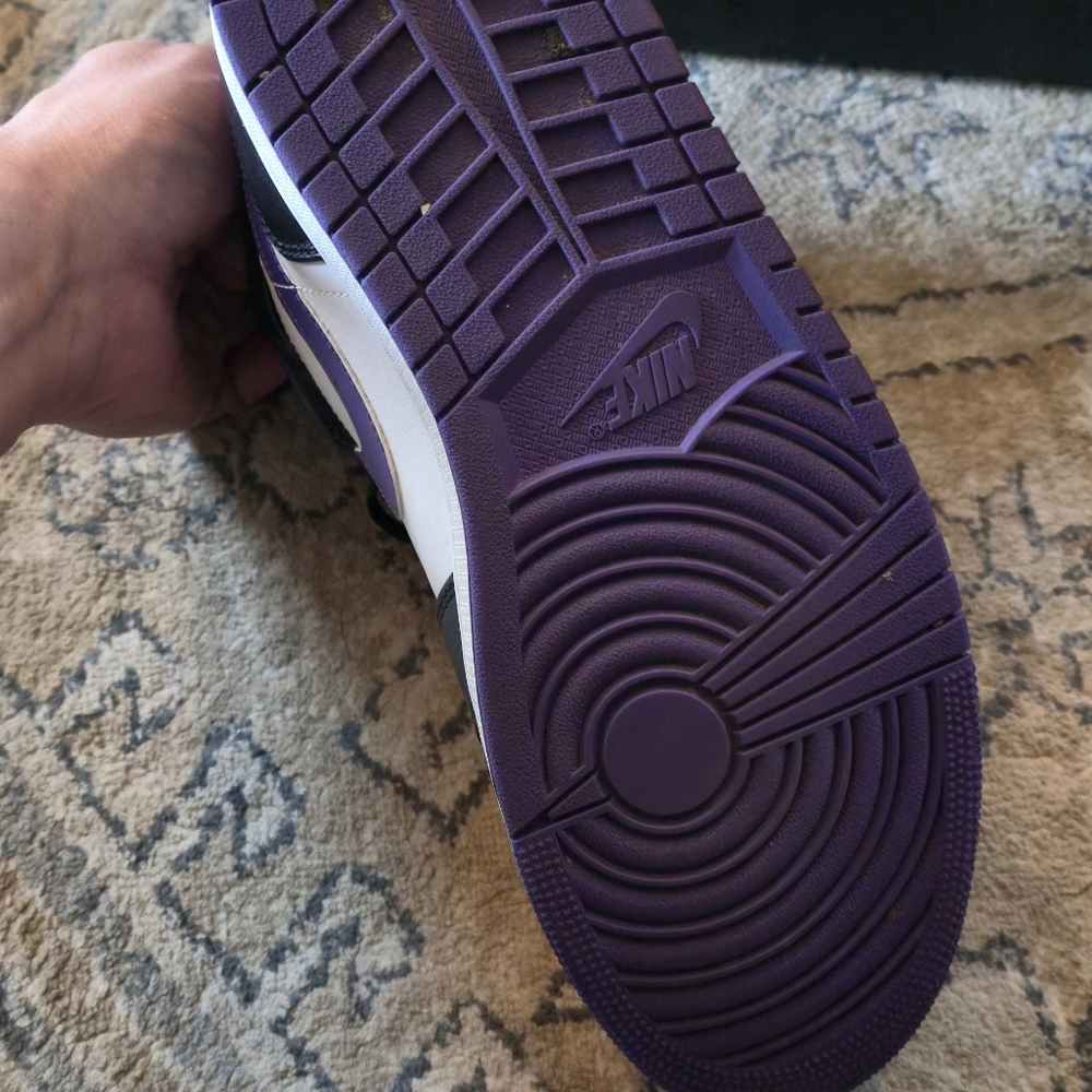 Nike Air Jordan 1 Dark Iris - Picture 5 of 7